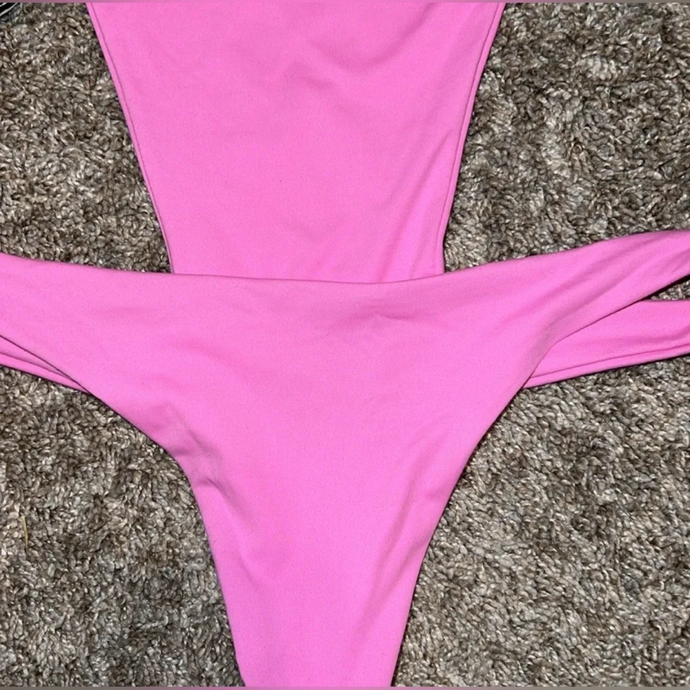 Frankie’s Bikinis Cali Cut Out One Piece Pink Size XS